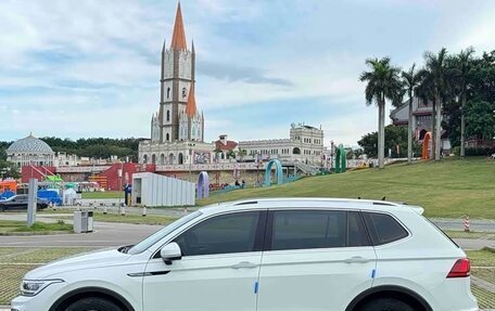 Volkswagen Tiguan II, 2023 год, 2 350 000 рублей, 7 фотография