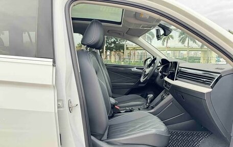 Volkswagen Tiguan II, 2023 год, 2 350 000 рублей, 11 фотография