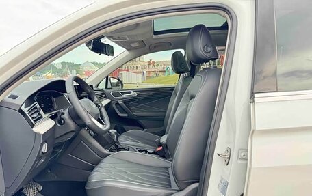 Volkswagen Tiguan II, 2023 год, 2 350 000 рублей, 8 фотография