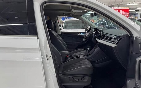 Volkswagen Tiguan II, 2023 год, 2 430 000 рублей, 10 фотография