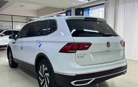 Volkswagen Tiguan II, 2022 год, 2 711 666 рублей, 4 фотография