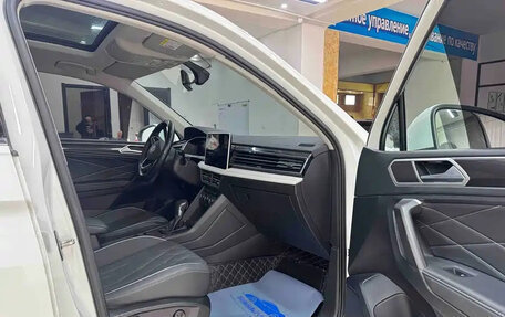 Volkswagen Tiguan II, 2022 год, 2 711 666 рублей, 10 фотография