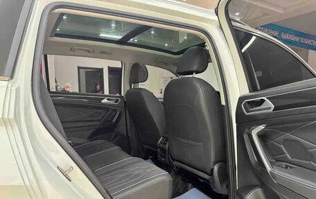 Volkswagen Tiguan II, 2022 год, 2 711 666 рублей, 9 фотография