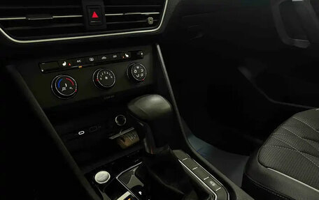 Volkswagen Tiguan II, 2022 год, 2 711 666 рублей, 13 фотография