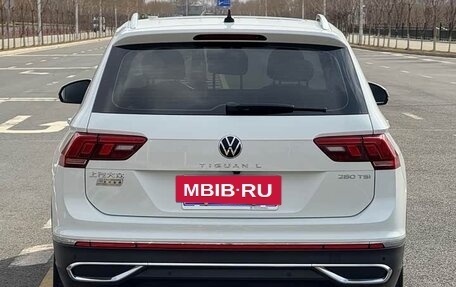 Volkswagen Tiguan II, 2023 год, 2 410 000 рублей, 4 фотография