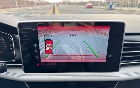 Volkswagen Tiguan II, 2023 год, 2 410 000 рублей, 10 фотография