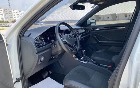 Volkswagen T-Roc I, 2022 год, 2 610 000 рублей, 8 фотография