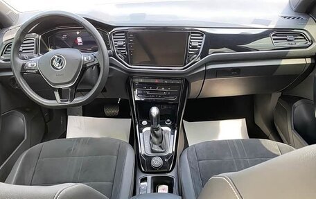 Volkswagen T-Roc I, 2022 год, 2 610 000 рублей, 10 фотография