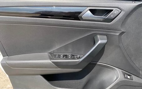 Volkswagen T-Roc I, 2022 год, 2 610 000 рублей, 16 фотография