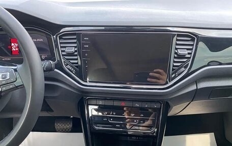Volkswagen T-Roc I, 2022 год, 2 610 000 рублей, 12 фотография