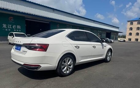 Skoda Superb III рестайлинг, 2021 год, 1 930 000 рублей, 4 фотография
