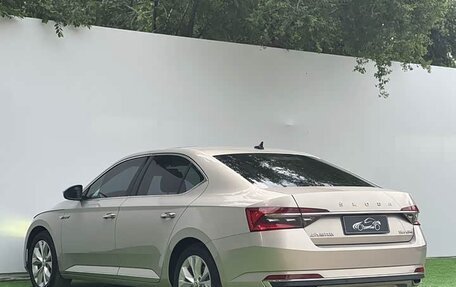 Skoda Superb III рестайлинг, 2021 год, 1 910 000 рублей, 6 фотография