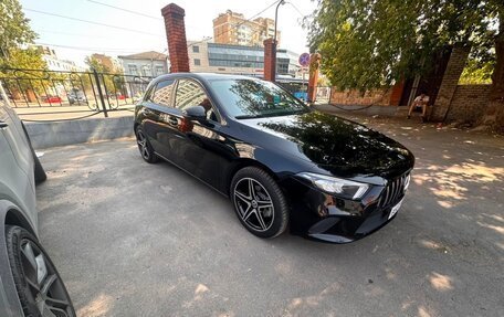 Mercedes-Benz A-Класс, 2019 год, 2 800 000 рублей, 2 фотография