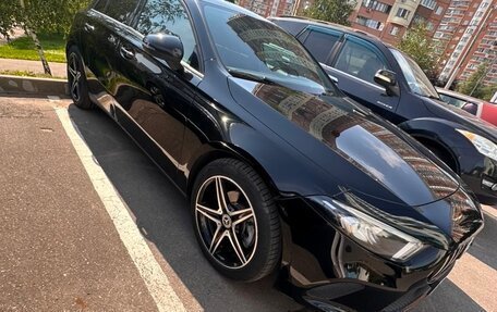 Mercedes-Benz A-Класс, 2019 год, 2 800 000 рублей, 3 фотография