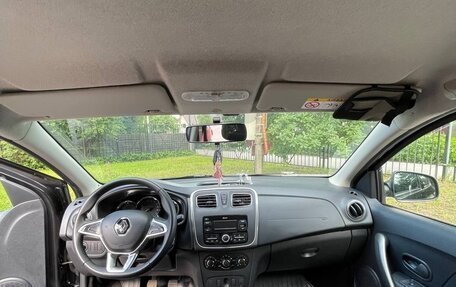 Renault Logan II, 2018 год, 1 100 000 рублей, 13 фотография