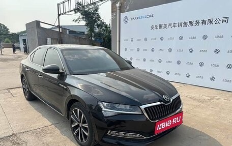 Skoda Superb III рестайлинг, 2023 год, 1 970 000 рублей, 3 фотография
