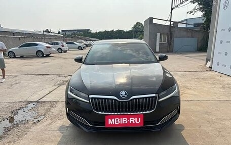 Skoda Superb III рестайлинг, 2023 год, 1 970 000 рублей, 2 фотография