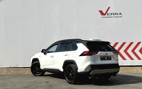 Toyota RAV4, 2024 год, 5 150 000 рублей, 3 фотография