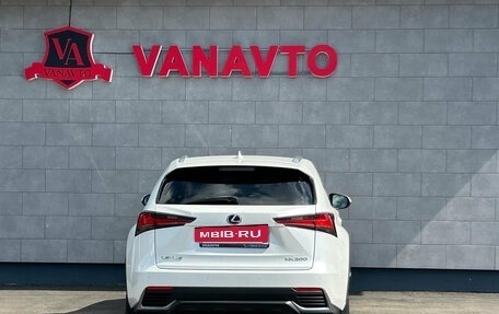 Lexus NX I, 2018 год, 3 090 000 рублей, 6 фотография