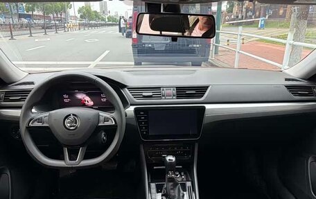 Skoda Superb III рестайлинг, 2023 год, 2 090 000 рублей, 7 фотография