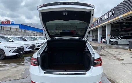 Skoda Superb III рестайлинг, 2022 год, 2 070 000 рублей, 16 фотография