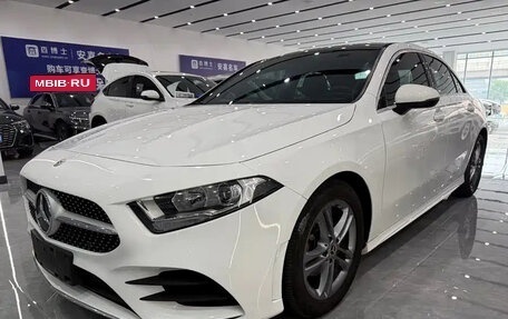 Mercedes-Benz A-Класс, 2023 год, 1 550 001 рублей, 1 фотография