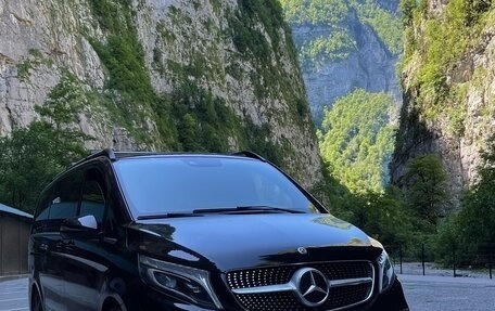 Mercedes-Benz V-Класс, 2019 год, 6 300 000 рублей, 1 фотография