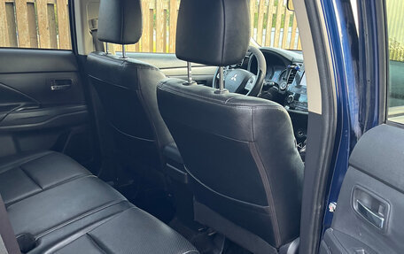 Mitsubishi Outlander III рестайлинг 3, 2013 год, 1 300 000 рублей, 11 фотография