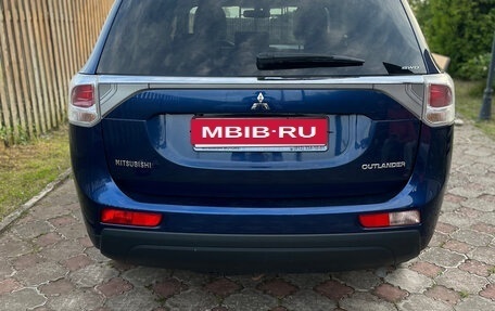 Mitsubishi Outlander III рестайлинг 3, 2013 год, 1 300 000 рублей, 13 фотография