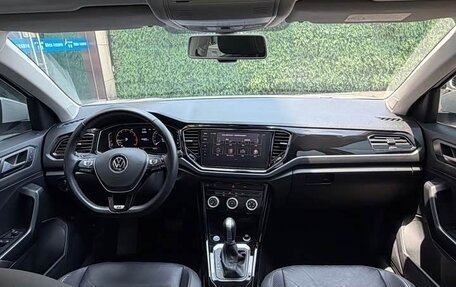 Volkswagen T-Roc I, 2023 год, 1 280 333 рублей, 7 фотография