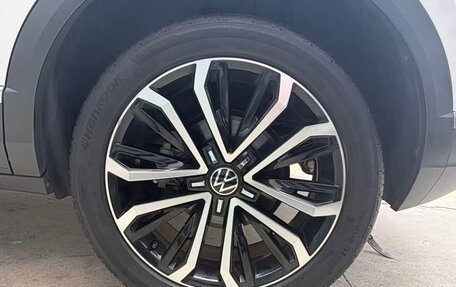 Volkswagen T-Roc I, 2023 год, 1 280 333 рублей, 20 фотография