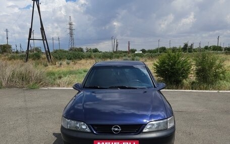 Opel Vectra B рестайлинг, 1998 год, 390 000 рублей, 2 фотография