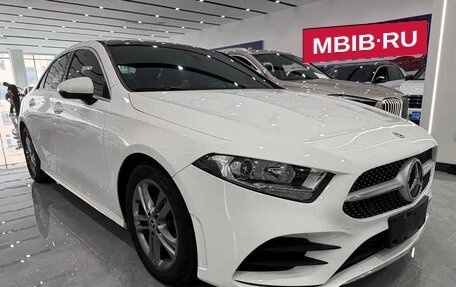 Mercedes-Benz A-Класс, 2023 год, 1 550 001 рублей, 3 фотография