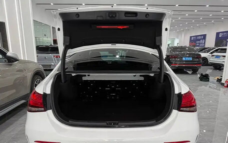 Mercedes-Benz A-Класс, 2023 год, 1 550 001 рублей, 9 фотография