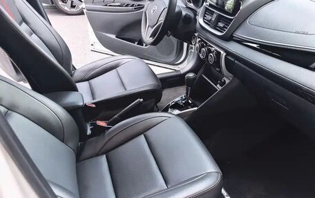 Toyota Yaris, 2022 год, 1 190 005 рублей, 11 фотография
