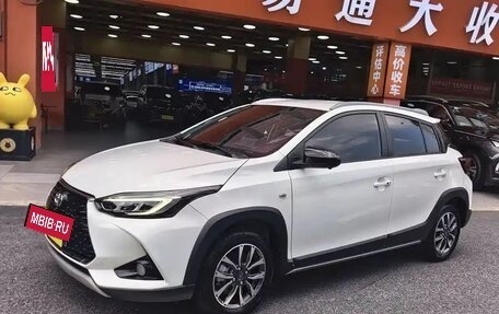 Toyota Yaris, 2022 год, 1 190 005 рублей, 2 фотография