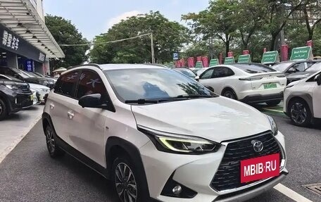 Toyota Yaris, 2022 год, 1 190 005 рублей, 3 фотография