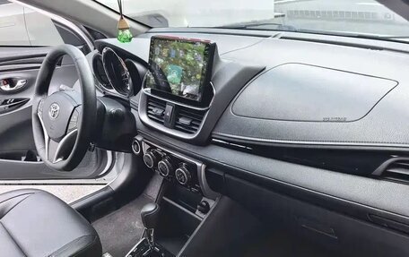Toyota Yaris, 2022 год, 1 190 005 рублей, 16 фотография
