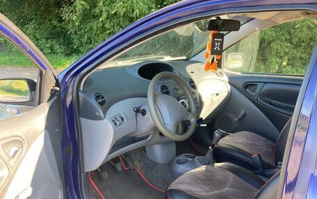 Toyota Yaris I рестайлинг, 2000 год, 230 000 рублей, 5 фотография