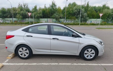 Hyundai Solaris II рестайлинг, 2015 год, 1 040 000 рублей, 5 фотография