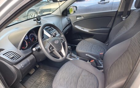 Hyundai Solaris II рестайлинг, 2015 год, 1 040 000 рублей, 10 фотография