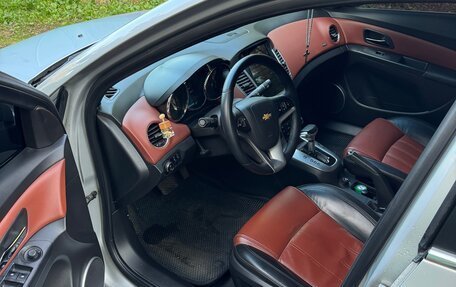 Chevrolet Cruze II, 2011 год, 900 000 рублей, 7 фотография