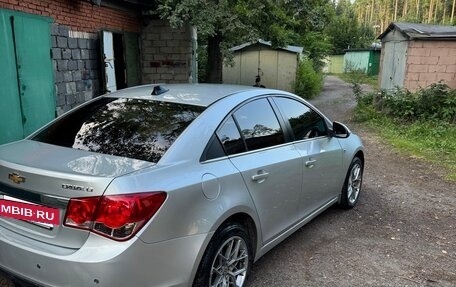 Chevrolet Cruze II, 2011 год, 900 000 рублей, 4 фотография