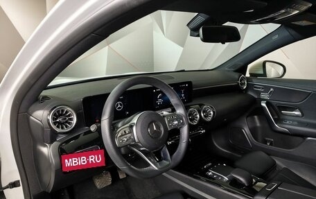 Mercedes-Benz A-Класс, 2022 год, 3 000 000 рублей, 19 фотография