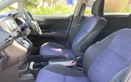 Toyota Wish II, 2017 год, 1 130 000 рублей, 21 фотография