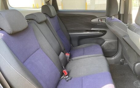 Toyota Wish II, 2017 год, 1 130 000 рублей, 22 фотография