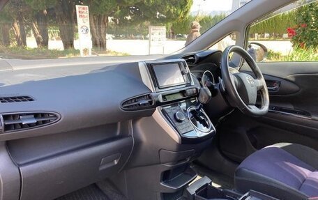 Toyota Wish II, 2017 год, 1 130 000 рублей, 18 фотография