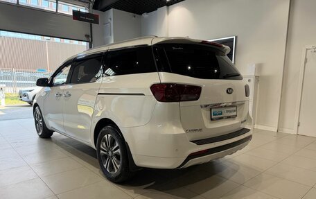 KIA Carnival III, 2017 год, 2 406 000 рублей, 6 фотография