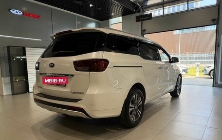 KIA Carnival III, 2017 год, 2 406 000 рублей, 4 фотография