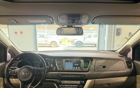 KIA Carnival III, 2017 год, 2 406 000 рублей, 13 фотография